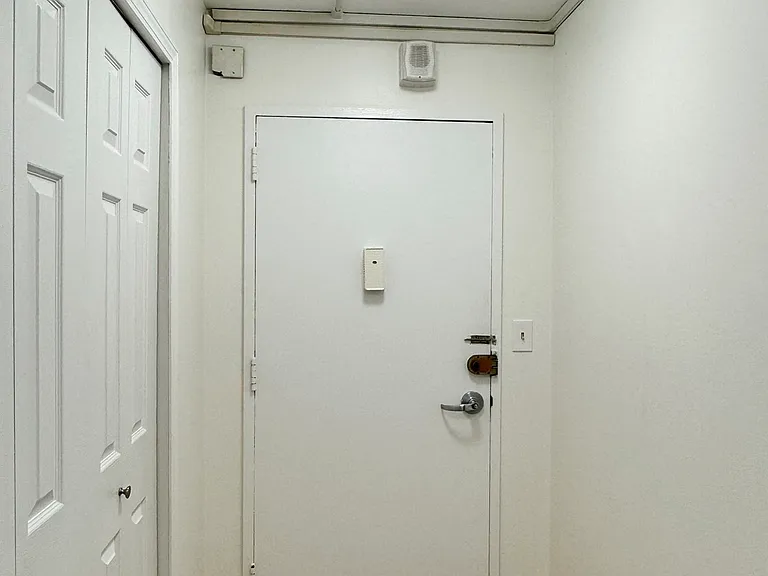 99 Pond Ave #806 — Photo 2