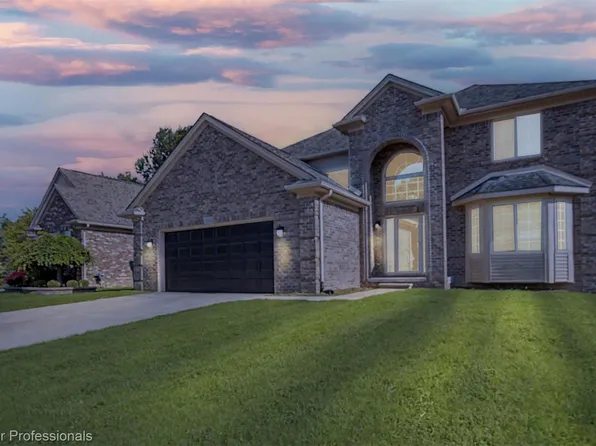 22262 Brywood Ct, Clinton Township, MI 48036