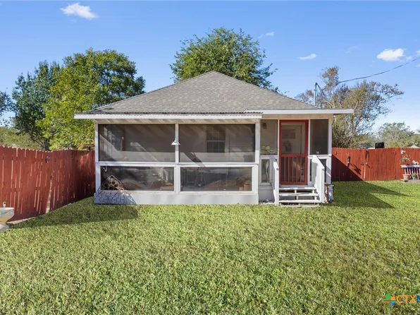 322 E Hamilton Ave, Rockdale, TX 76567