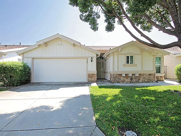 2nd image of 7208 Sunsweet Ln