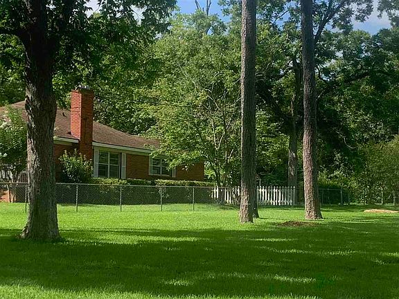 5th image of 1402 1st Ave