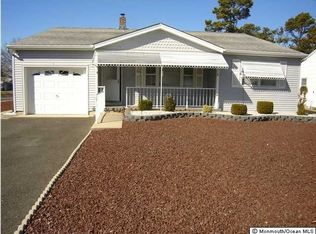 81 Whitaker Dr, Toms River, NJ 08757