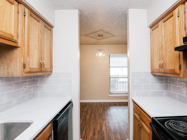 115 Bernard St — Photo 13
