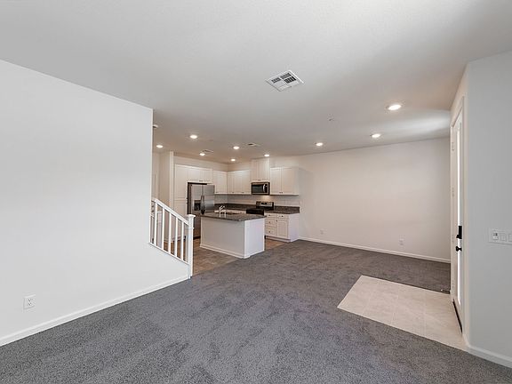 4th image of 961 Foxwood Ln