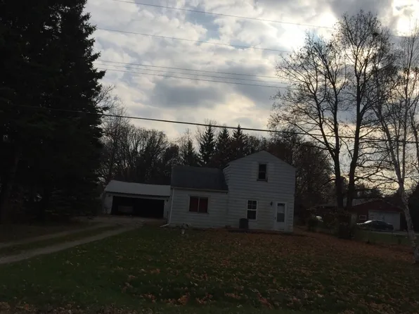 4402 E Coldwater Rd, Flint, MI 48506