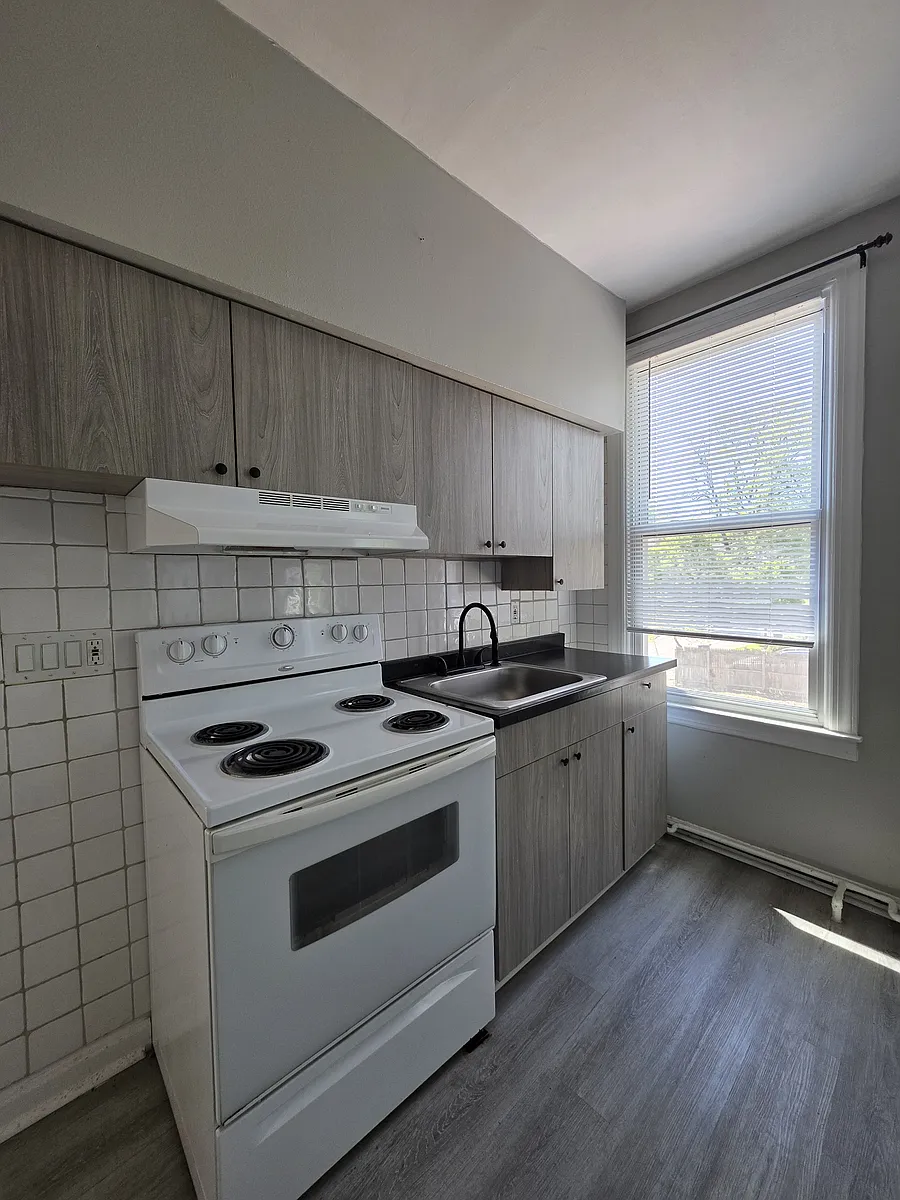 Building Photo - 172 Fountain St #2B