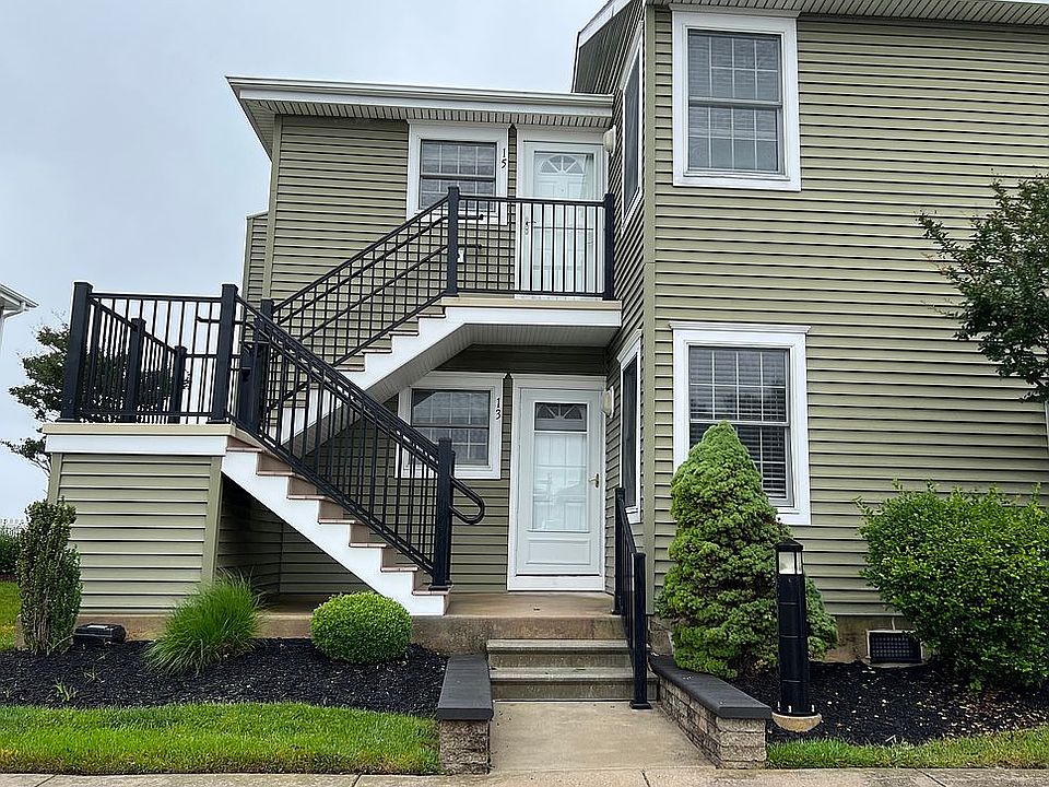1st image of 13 Madaket Ct