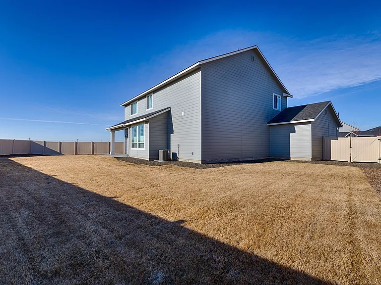 4346 N Nemea Ave — Photo 33
