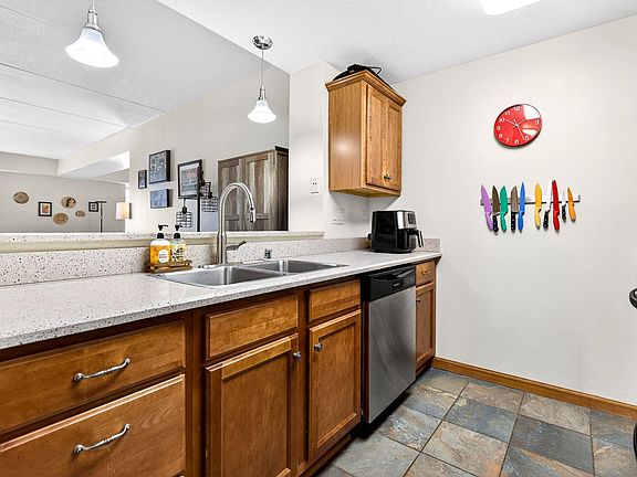 4th image of 400 Richmond St #328