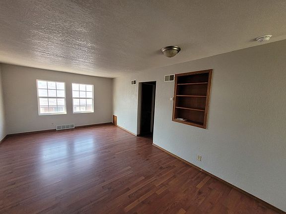 4th image of 1506 N Waco Ave #1514