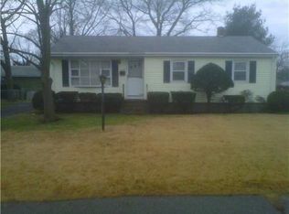 239 Pierce Ave, Warwick, RI 02888