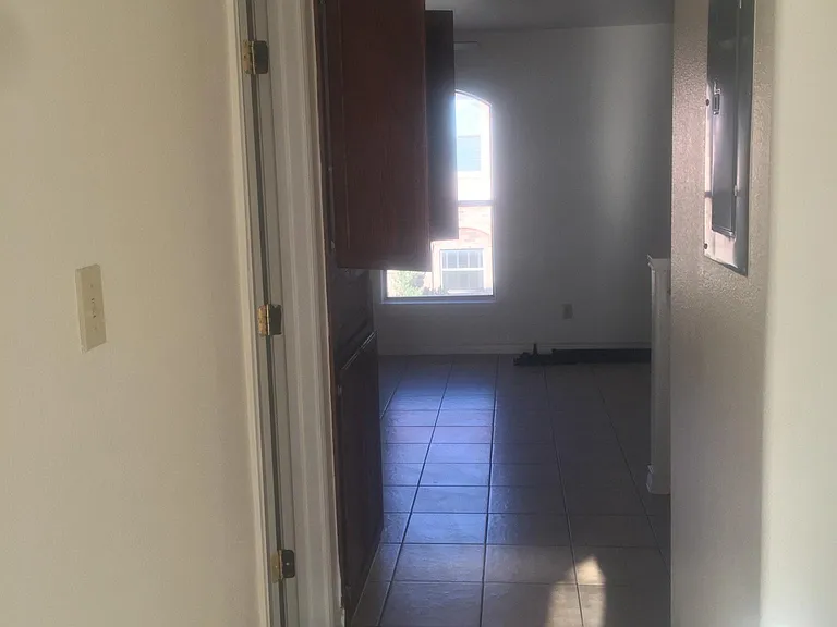 5005 San Francisco Ave — Photo 16
