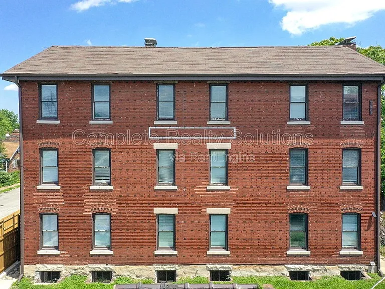 3665 S Broadway St #3665 — Photo 4