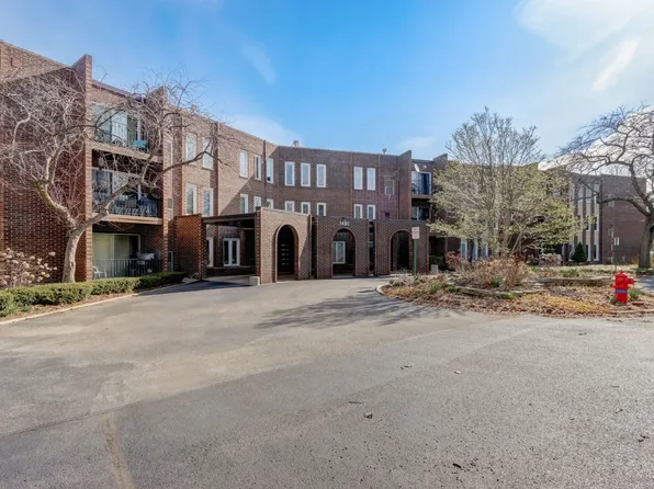 1430 Sandstone Dr APT 317, Wheeling, IL 60090