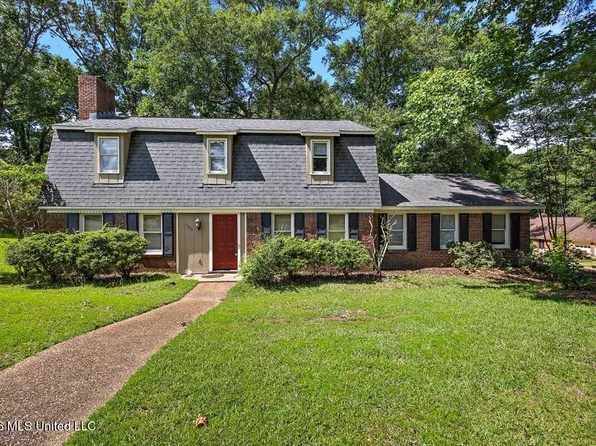100 Winding Hills Dr, Clinton, MS 39056