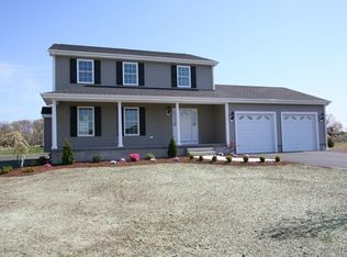 17 Aubin St, Seekonk, MA 02771