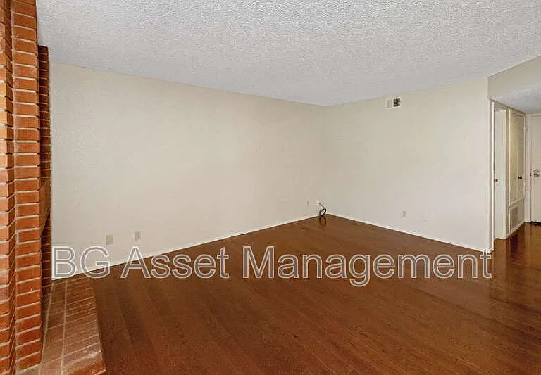 2726 Garrity Ct — Photo 10