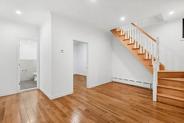 Rented by Compass | media 7