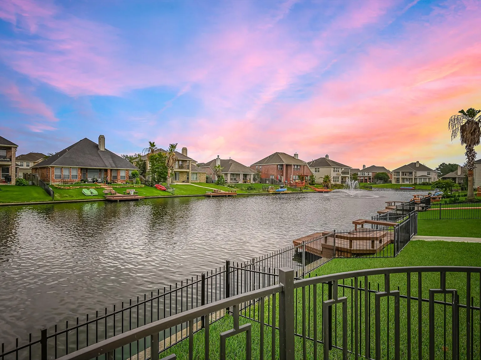 4 bed, 2.0 bath, 2508 sqft, $4,500 — Photo 2