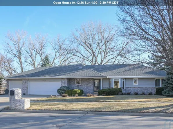 1445 Hiawatha Trl, Sioux City, IA 51104