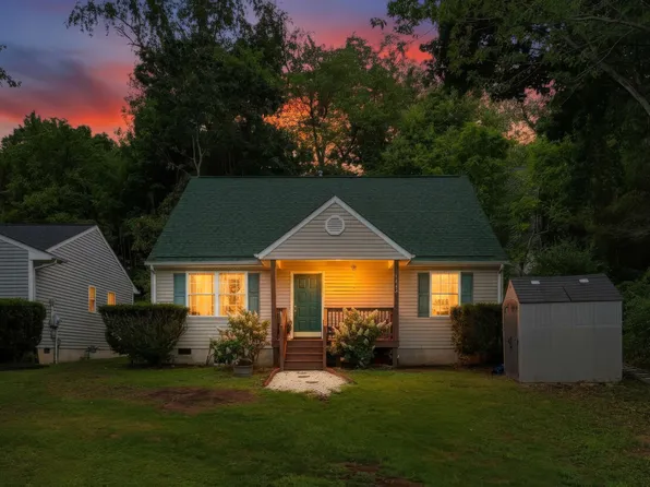 1412 C St, Waynesboro, VA 22980