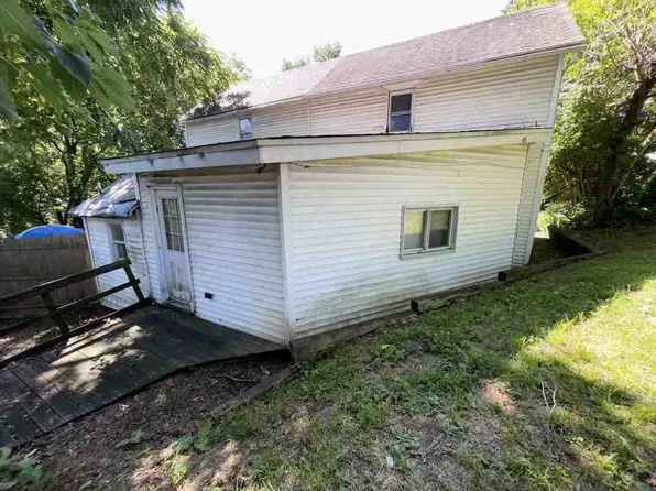 27 1/2 N Front St, Coplay, PA 18037