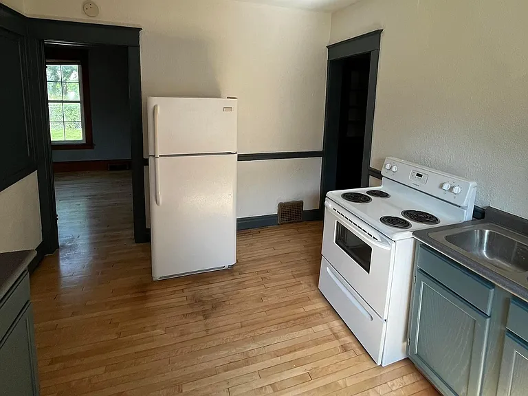 2959 S Kinnickinnic Ave — Photo 5