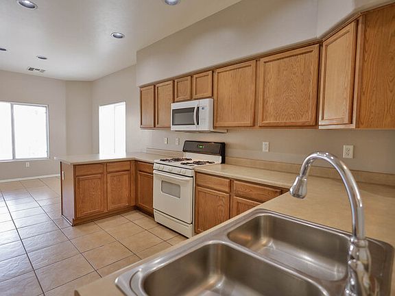 5th image of 484 E Placita Nodo