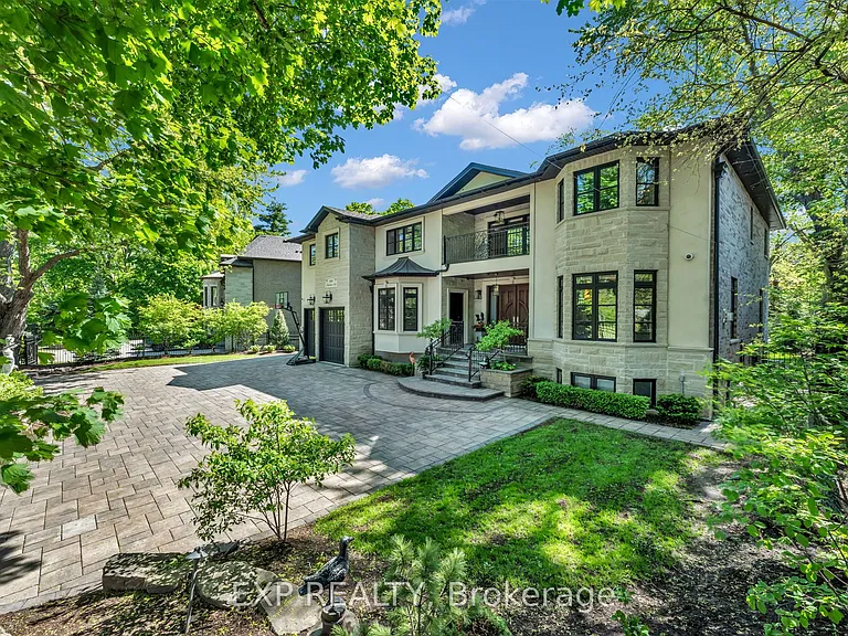 606 Lakeshore Rd W — Photo 4