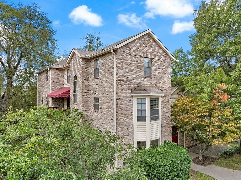 515 Chesterfield Ave #D — Photo 16