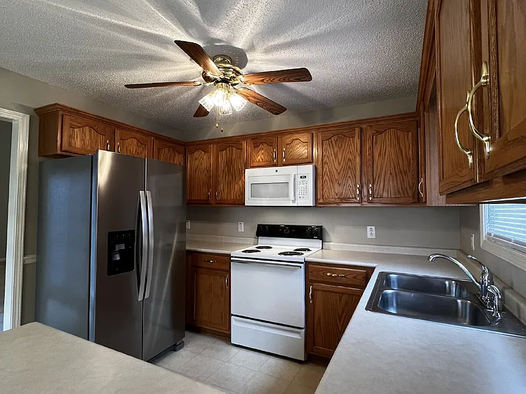 3427 Poplar Hl — Photo 27