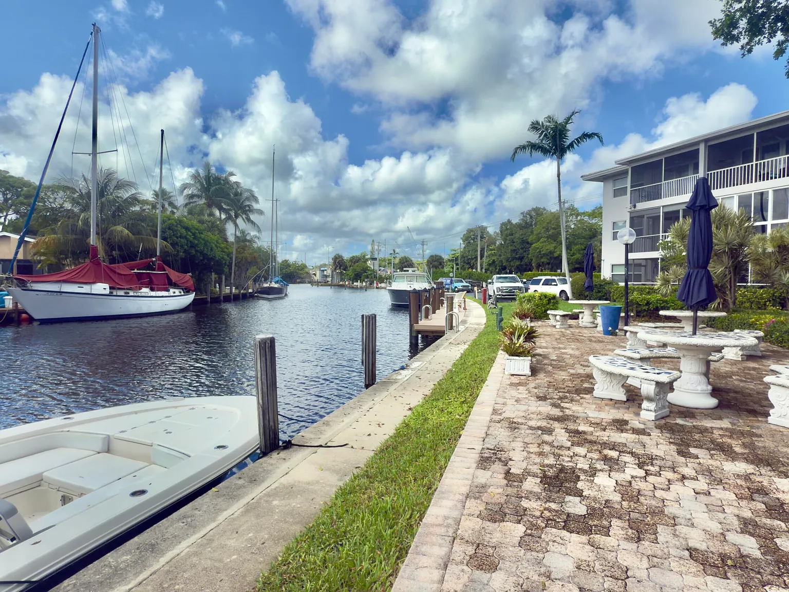 1 bed, 1.5 bath, 890 sqft, $2,100 — Photo 4