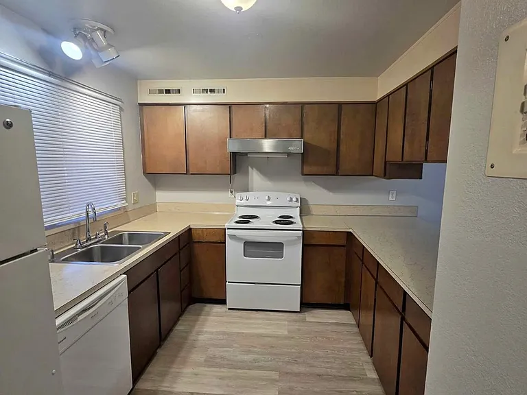 2802 W 30th Ave #3 — Photo 2