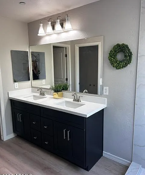 1731 E Elgin St — Photo 18