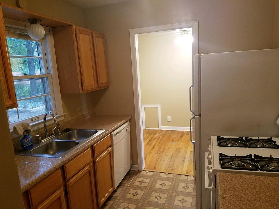 2nd image of 1218 N Crestway Ave