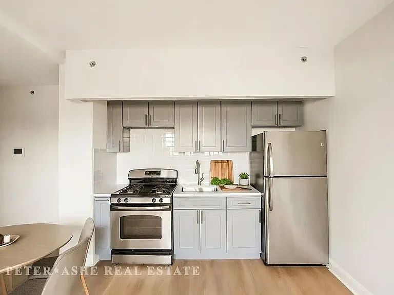 2205 3rd Ave #7A — Photo 3