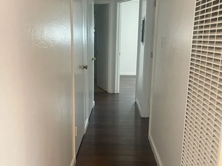 1144-1146 90th Ave — Photo 13