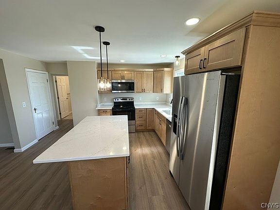 4th image of 9432 Maynard Dr