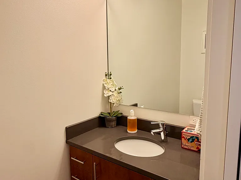 2351 Franklin Ave E #202 — Photo 25