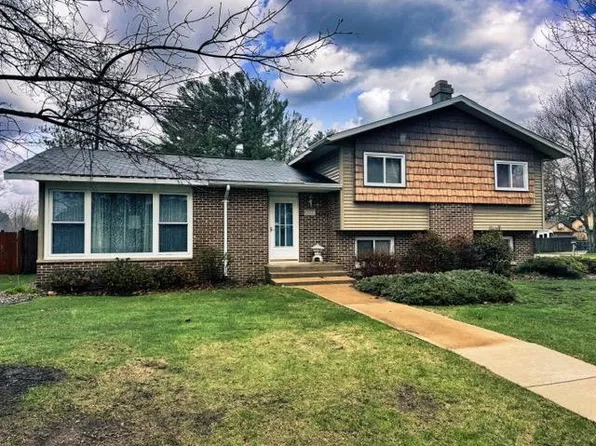 2709 Richard St, Marinette, WI 54143