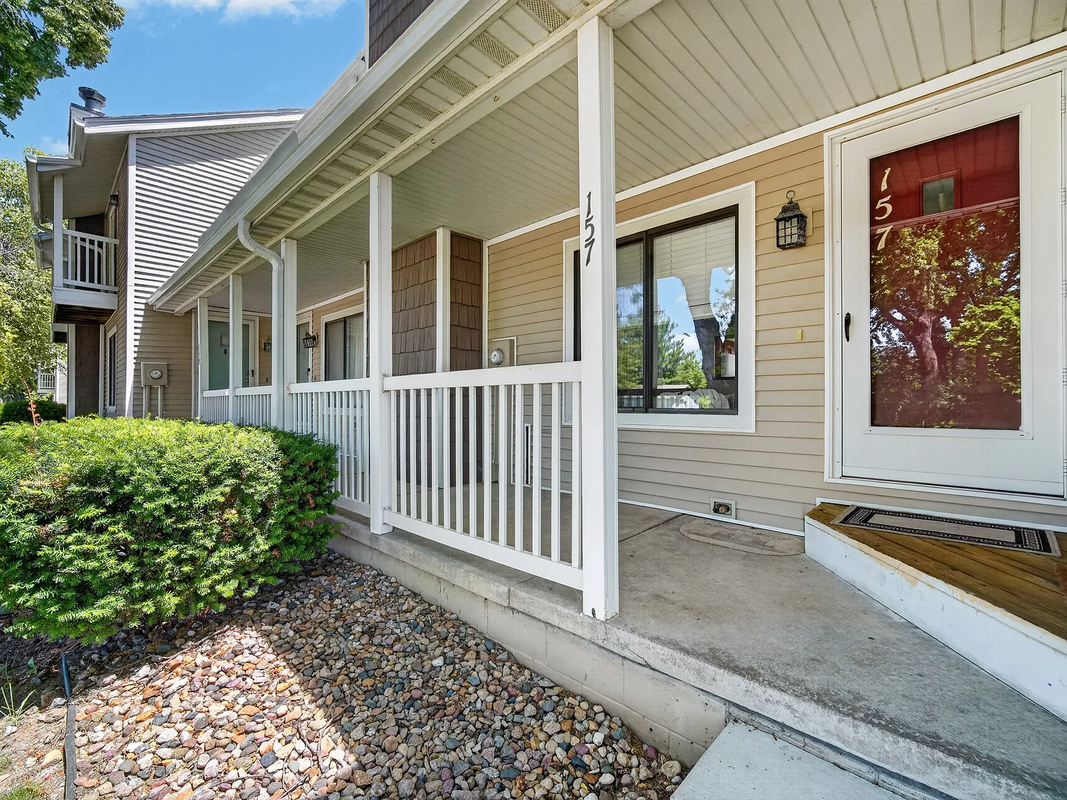 2 bed, 1.5 bath, 1080 sqft, $1,600 — Photo 1