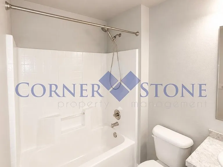 657 N Manship Ave — Photo 22