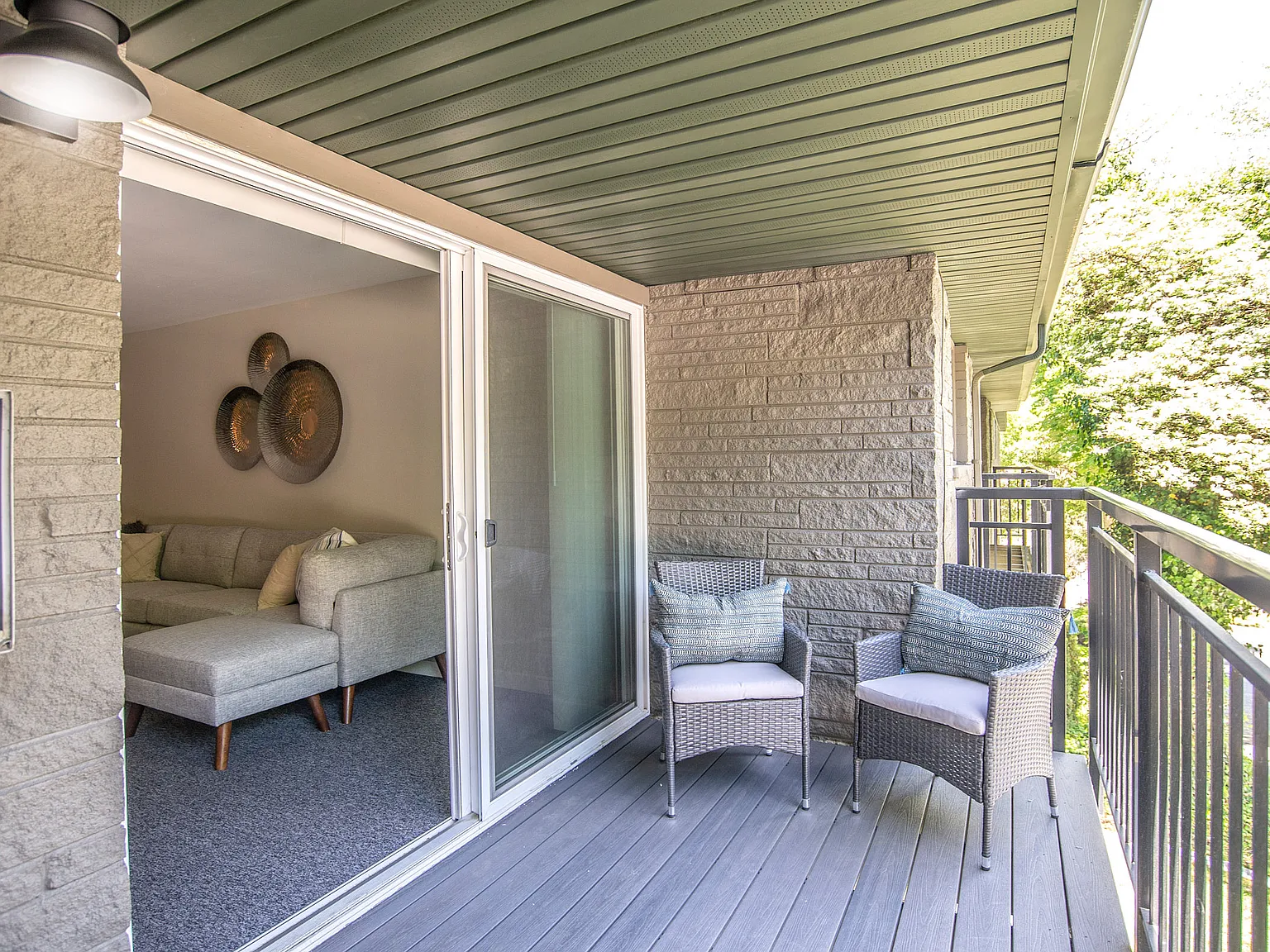 1 bed, 736 sqft, $1,400 — Photo 4