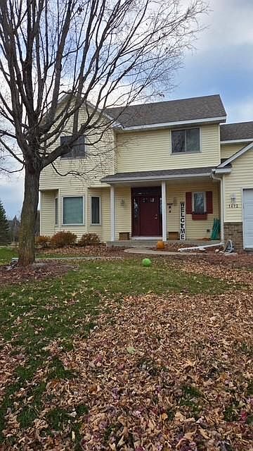 2nd image of 1412 Honeysuckle Ln