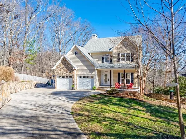9370 Edgewater Dr, Gainesville, GA 30506