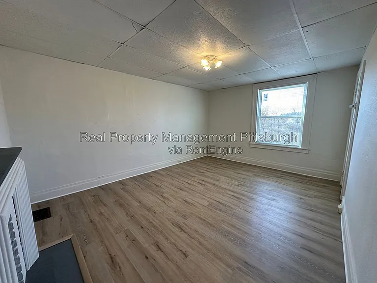 208 Rolfe St — Photo 3