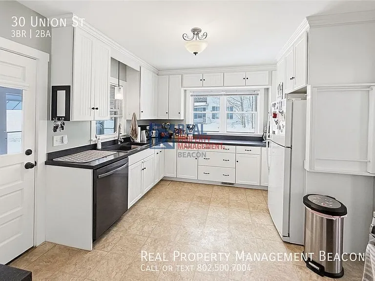 30 Union St — Photo 2