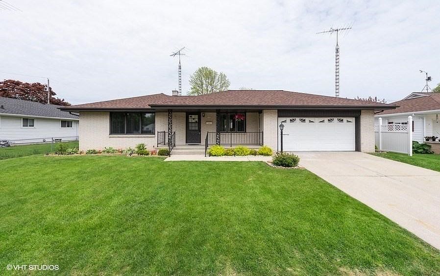 01_1626ReedAvenue_57_FrontView_LowRes