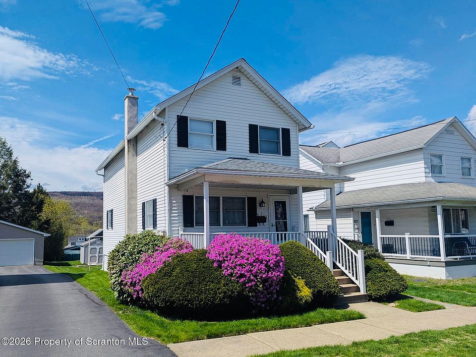 1st image of 621 Delaware St