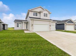 309 NE Country Meadow Dr, Ankeny, IA 50021